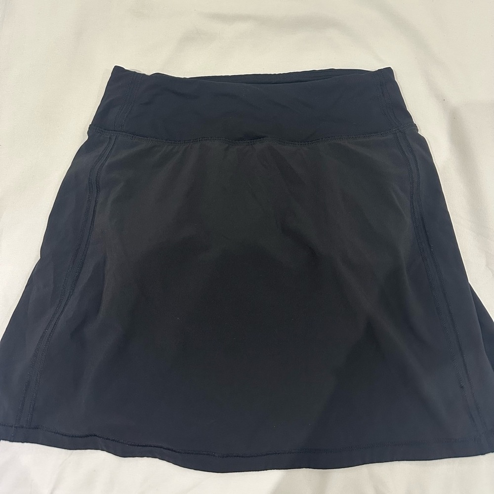 Black lulu skirt